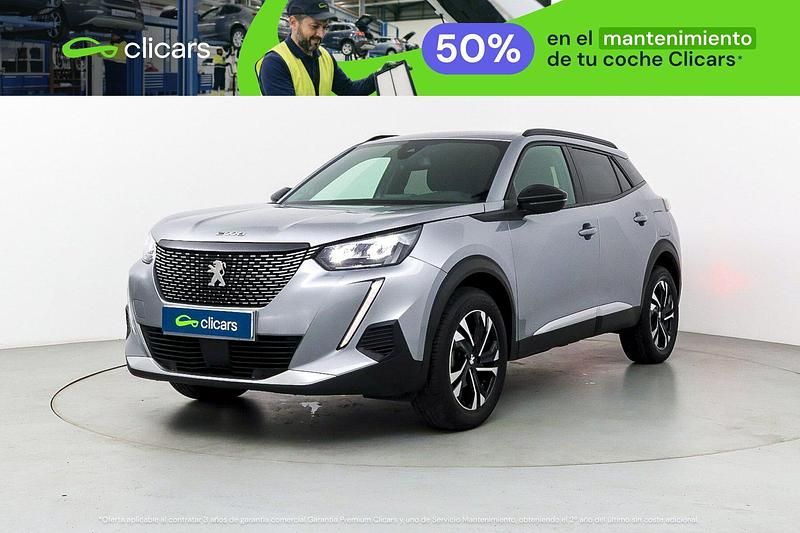 Usado Peugeot 2008 Allure 100 CV (73 kW) 2023 Gris / plata SUV