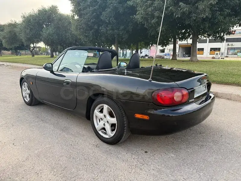 Usado Mazda MX5 110 CV (80 kW) 2002 Negro Descapotable