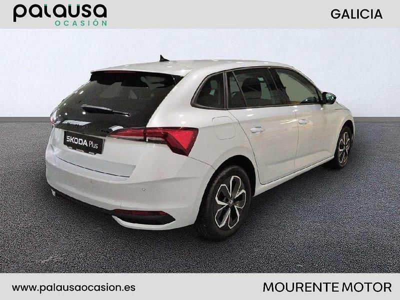 Usado Skoda Scala Selection 150 CV (110 kW) 2025 Plateado Utilitario