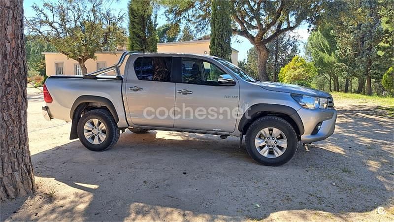 Usado Toyota HiLux 150 CV (110 kW) 2016 Gris / plata Pickup/Camioneta