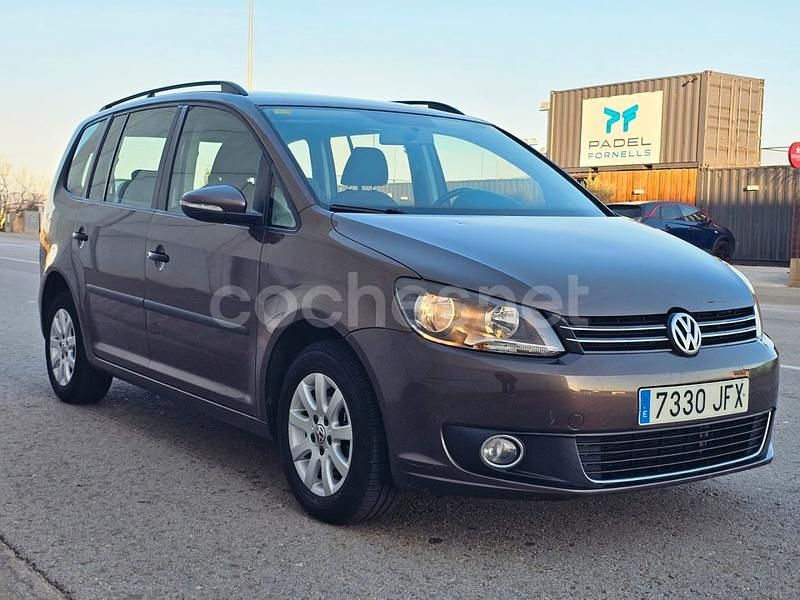Usado VW Touran Advance 105 CV (77 kW) 2015 Marrón Monovolumen