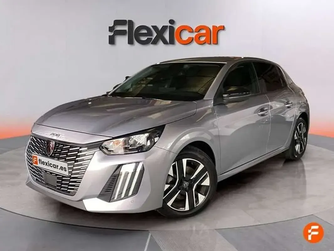 Usado Peugeot 208 Allure 101 CV (74 kW) 2025 Gris Utilitario