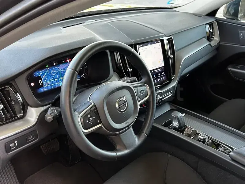 Usado Volvo XC60 Core 197 CV (144 kW) 2022 Azul SUV
