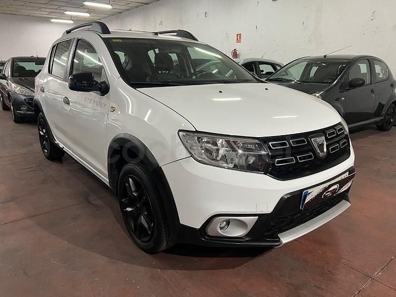 Begagnad Dacia Sandero Lauréate 90 HK (66 kW) 2018 Vit Sedan