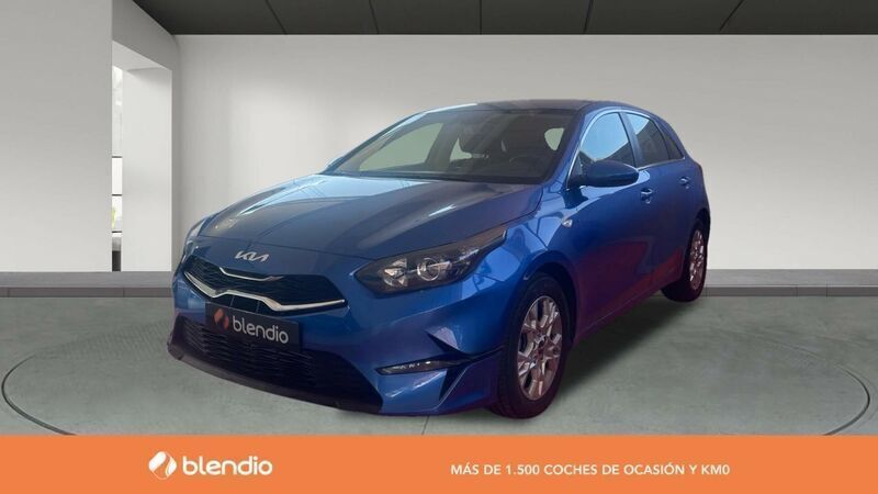 Azul Usado 2024 Kia Ceed Utilitario | 21.490 € (Caro) - Imagen 1/4