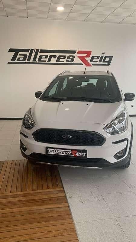Usado Ford Ka Plus Ultimate 86 CV (63 kW) 2019 Blanco Utilitario