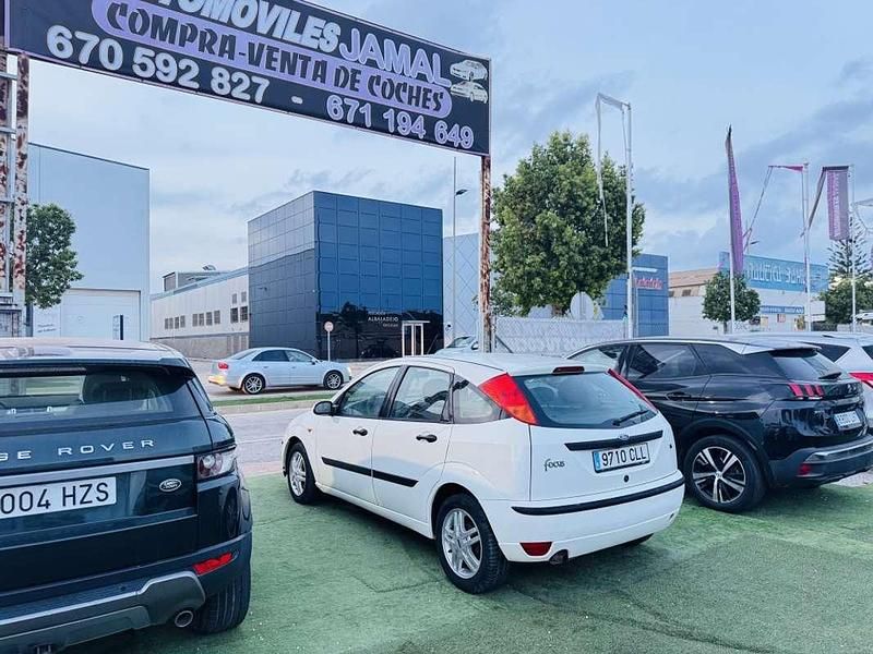 Blanco Usado 2003 Ford Focus Ghia Utilitario | 1999 € (Precio justo) - Imagen 1/4