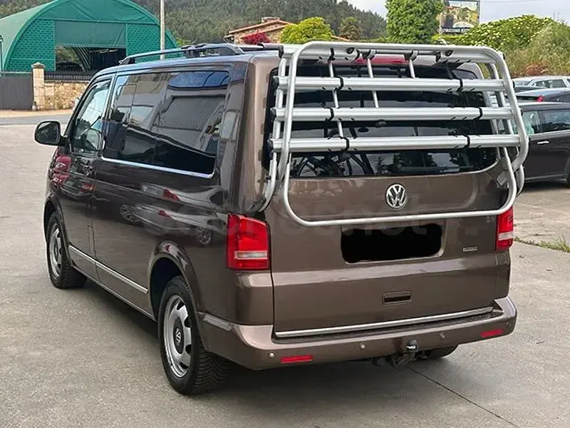 Usado VW Multivan Comfortline 180 CV (132 kW) 2011 Marrón Monovolumen