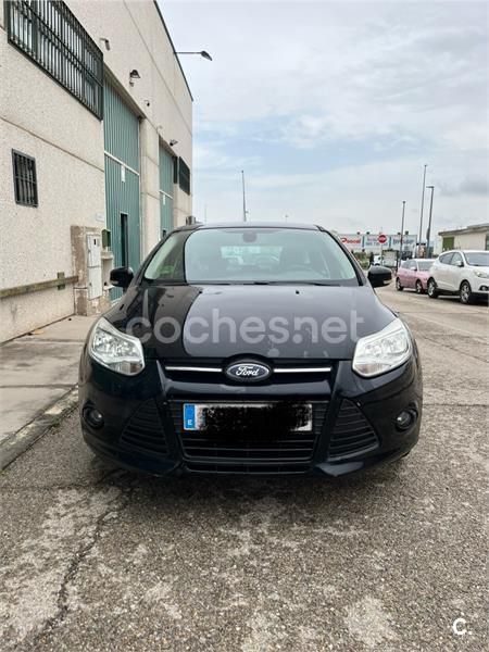 Negro Usado 2012 Ford Focus Trend Berlina | 8150 € (Precio justo) - Imagen 1/4
