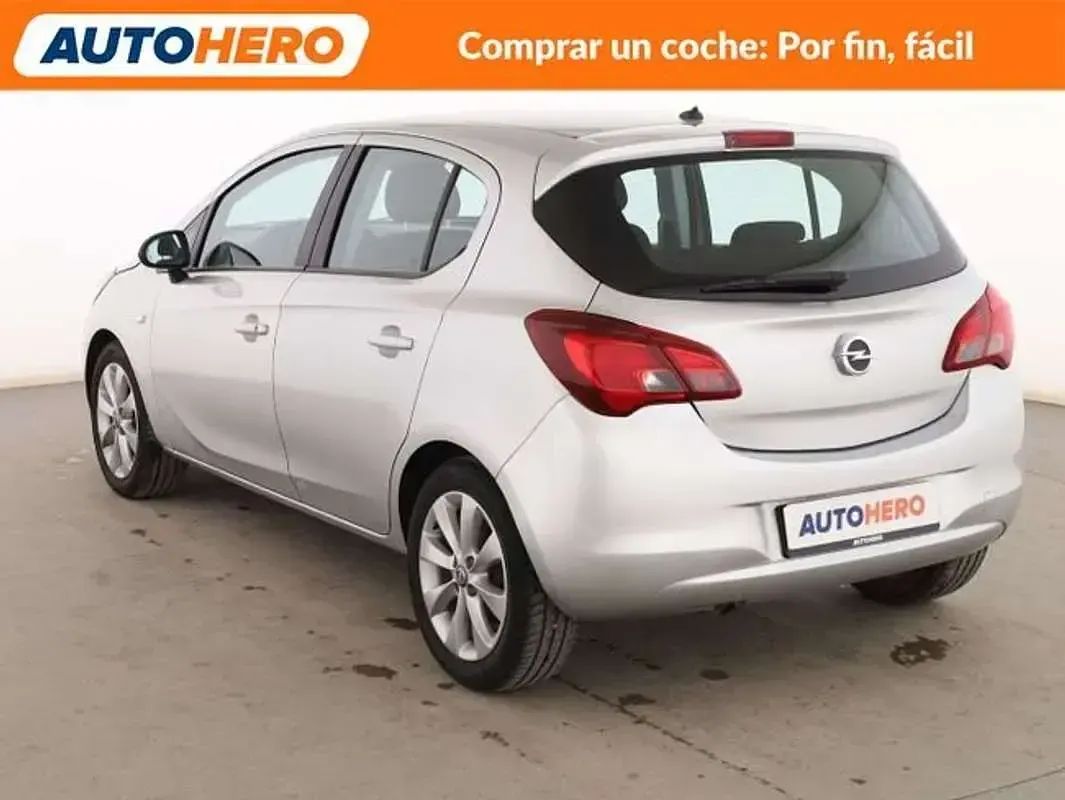 Usado Opel Corsa Selective 90 CV (66 kW) 2018 Plateado Utilitario