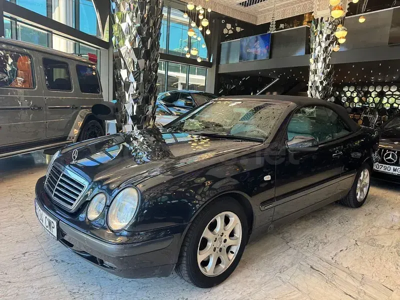 Usado Mercedes CLK320 Elegance 218 CV (160 kW) 1999 Azul Descapotable