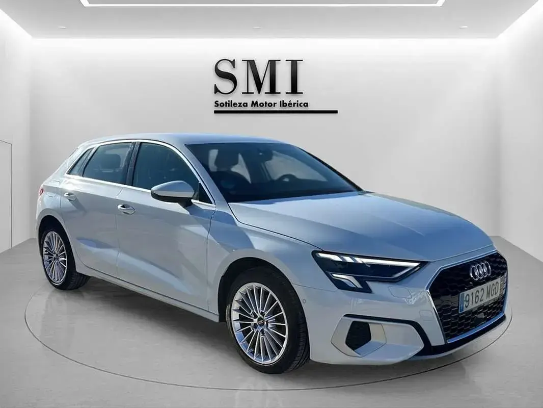 Usado Audi A3 Sportback Advanced 110 CV (80 kW) 2023 Blanco Utilitario