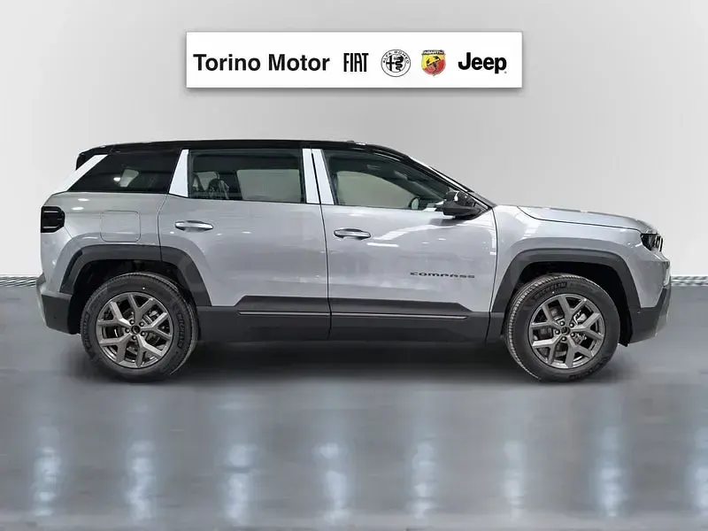 Nuevo Jeep Compass Altitude 145 CV (106 kW) 2026 Gris / plata SUV