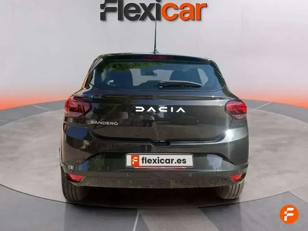 Usado Dacia Sandero Essentiel 101 CV (74 kW) 2025 Negro Berlina
