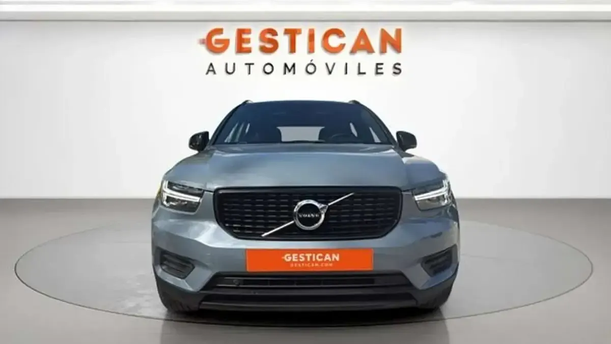 Usado Volvo XC40 R-Design 262 CV (192 kW) 2022 Azul SUV