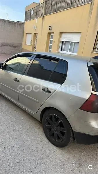Usado VW Golf IV Sportline 105 CV (77 kW) 2005 Gris / plata Berlina