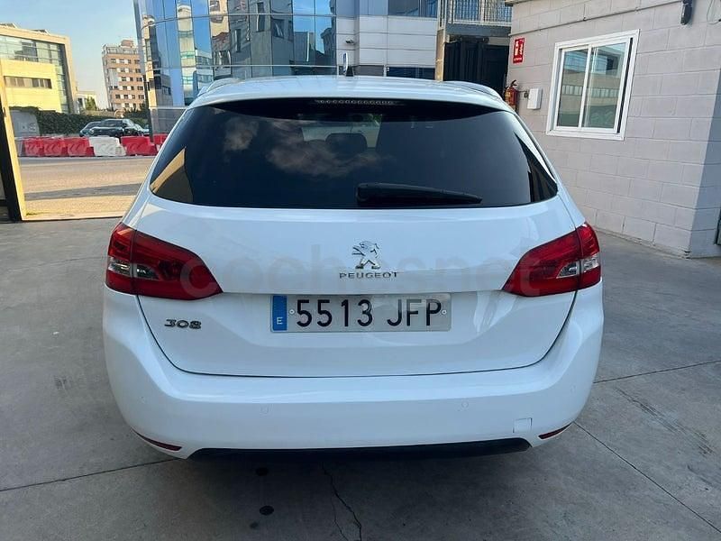 Usado Peugeot 308 SW Style 110 CV (80 kW) 2015 Blanco Familiar