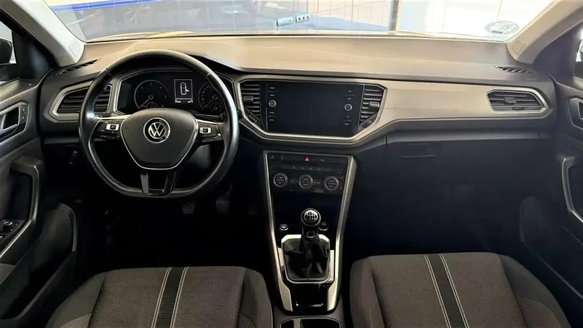 Usado VW T-Roc Advance 150 CV (110 kW) 2021 Amarillo SUV