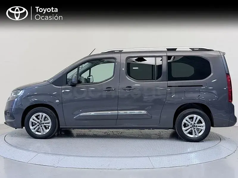 Usado Toyota Proace Verso Active 131 CV (96 kW) 2021 Gris / plata Familiar
