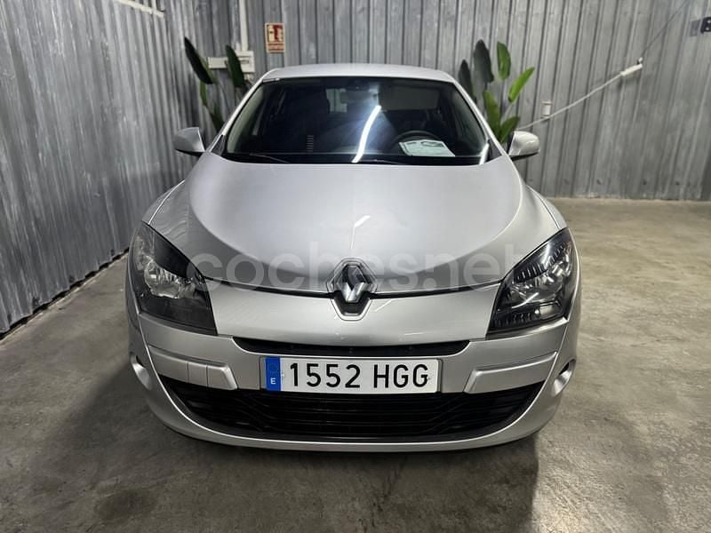 Usado Renault Mégane Business 110 CV (80 kW) 2012 Gris / plata Berlina