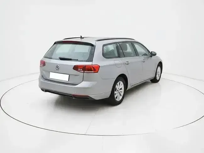 Usado VW Passat Business 150 CV (110 kW) 2020 Gris Familiar