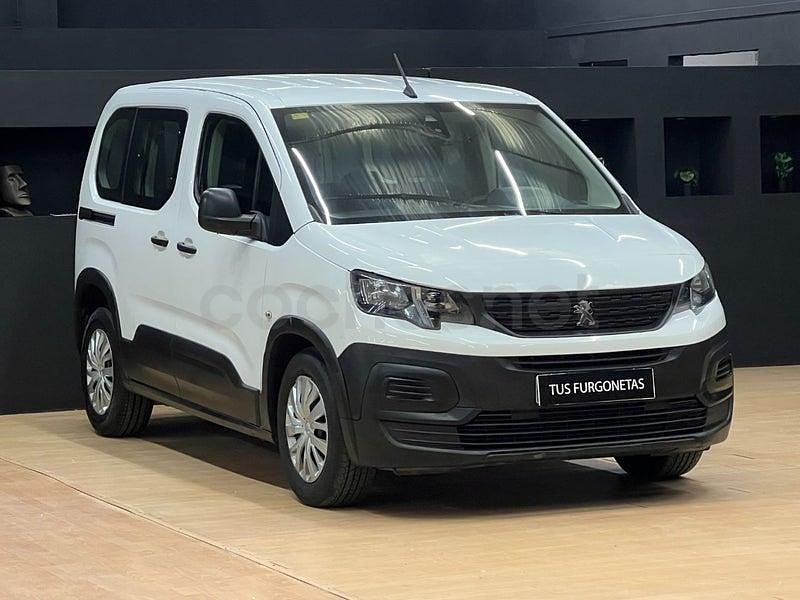 Usado Peugeot Rifter Active 100 CV (73 kW) 2021 Blanco Monovolumen