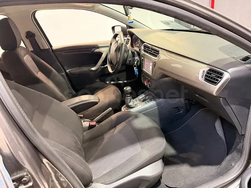 Usado Citroën C-Elysee I Shine 100 CV (73 kW) 2018 Gris / plata Berlina