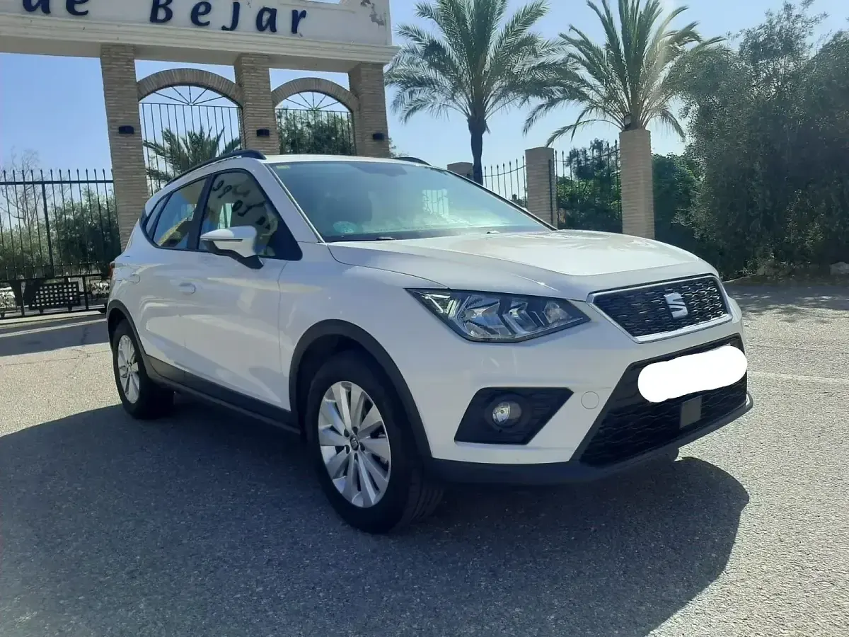 Usado Seat Arona Style 95 CV (69 kW) 2020 Blanco SUV