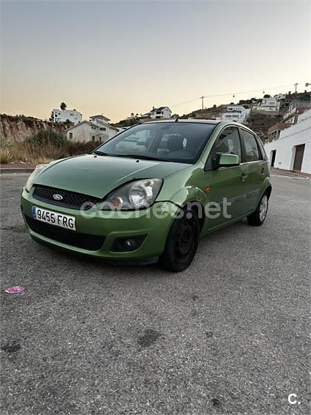 Verde Usado 2007 Ford Fiesta Trend Berlina | 1750 € (Super precio) - Imagen 1/4