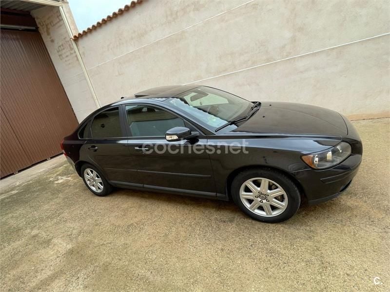 Usado Volvo S40 Summum 180 CV (132 kW) 2007 Negro Berlina