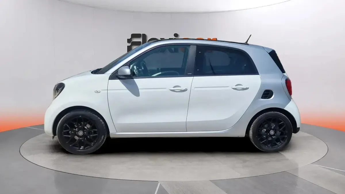 Usado Smart ForFour Passion 90 CV (66 kW) 2017 Blanco Utilitario