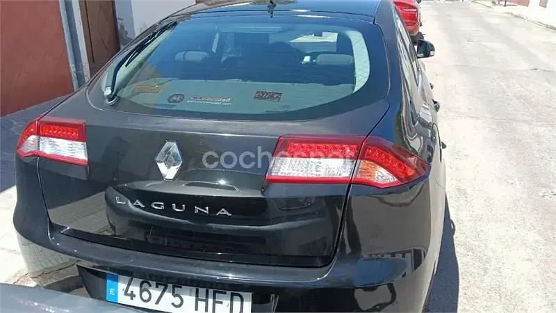 Usado Renault Laguna III Dynamique 130 CV (95 kW) 2013 Negro Berlina