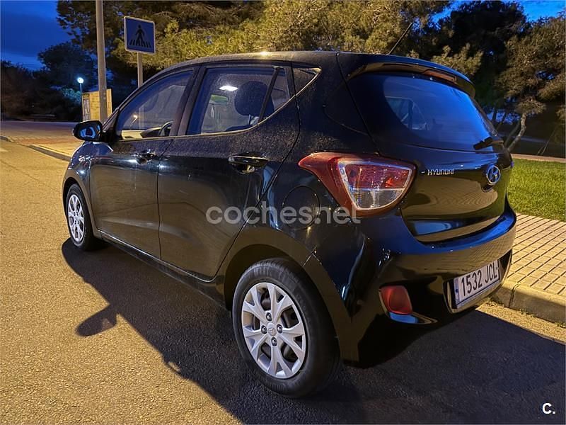 Usado Hyundai i10 66 CV (48 kW) 2015 Azul Utilitario