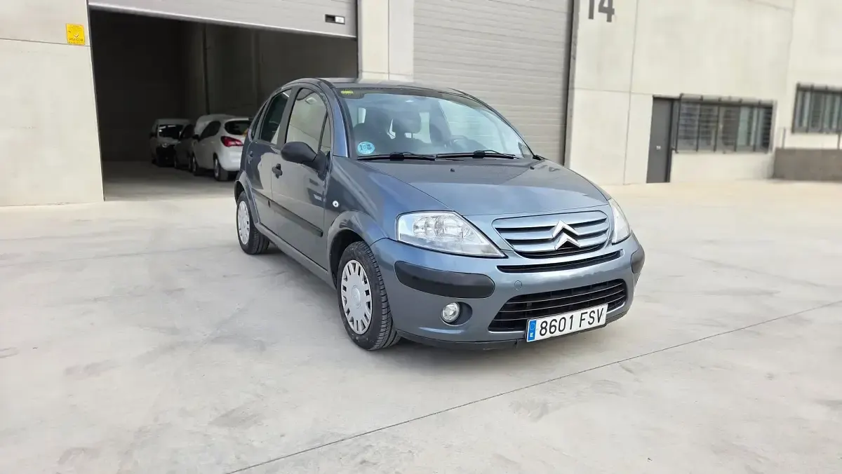 Usado Citroën C3 61 CV (44 kW) 2007 Gris / plata Berlina