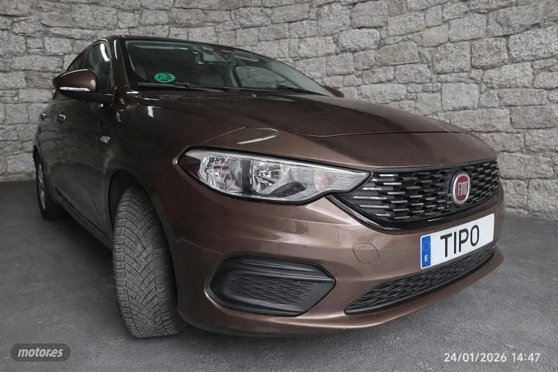 Usado Fiat Tipo Easy 95 CV (69 kW) 2016 Marrón Berlina