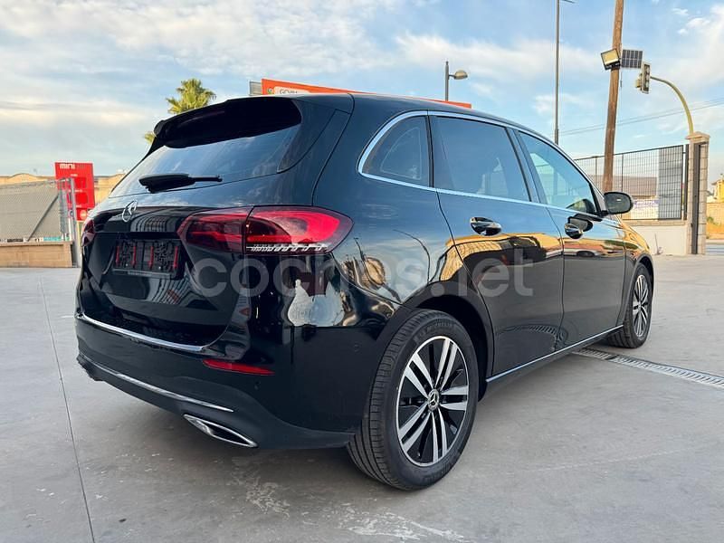 Usado Mercedes B200 163 CV (119 kW) 2022 Negro Monovolumen
