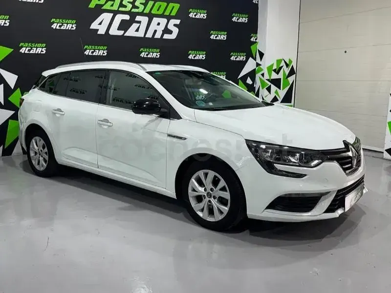 Usado Renault Mégane GrandTour LIMITED 115 CV (84 kW) 2020 Blanco Familiar