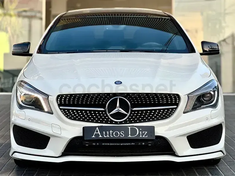 Usado Mercedes CLA250 AMG line 211 CV (155 kW) 2013 Blanco Coupe