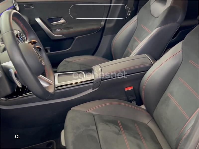 Usado Mercedes CLA200 Shooting Brake 150 CV (110 kW) 2024 Negro Familiar