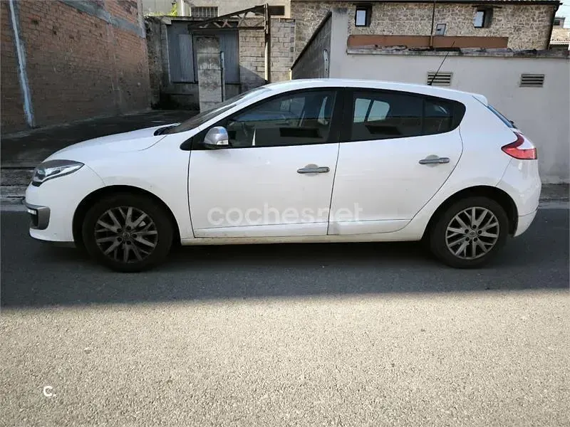 Usado Renault Mégane Expression 115 CV (84 kW) 2013 Blanco Berlina