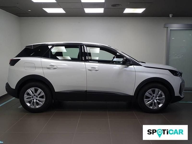 Usado Peugeot 3008 Active 131 CV (96 kW) 2023 Blanco SUV