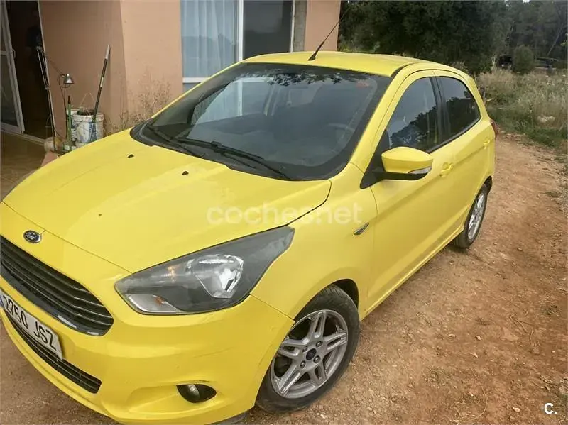Usado Ford Ka Plus Active 85 CV (62 kW) 2017 Amarillo Utilitario