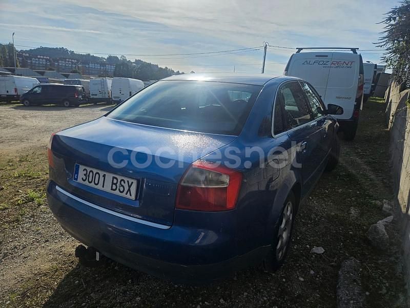 Usado Audi A4 130 CV (95 kW) 2002 Azul Berlina