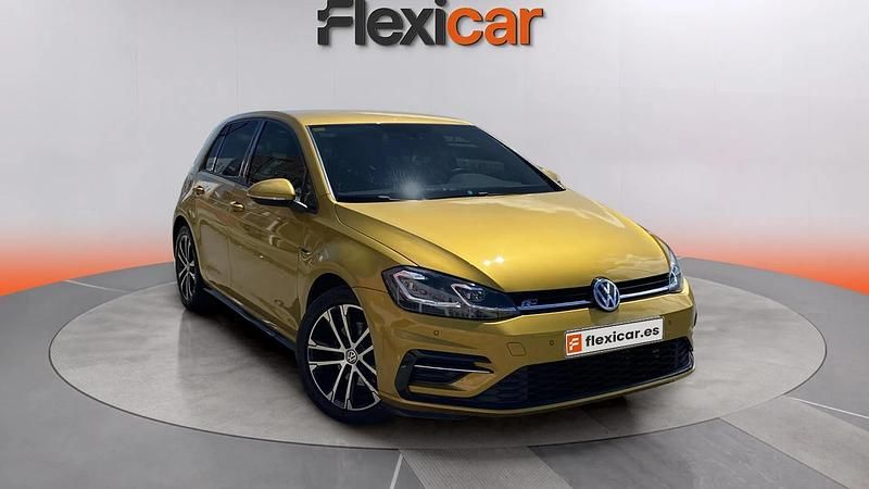 Usado VW Golf VII Sportline 150 CV (110 kW) 2018 Amarillo Utilitario