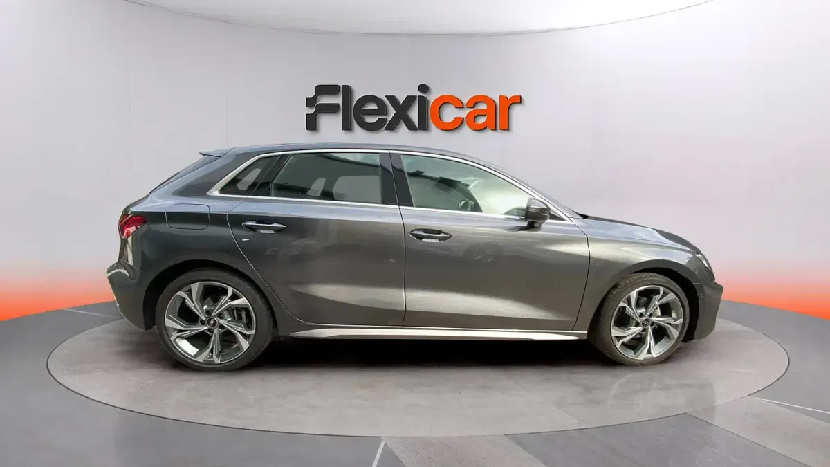 Usado Audi A3 Advanced Plus 116 CV (85 kW) 2024 Gris Berlina