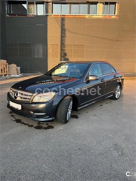 Usado Mercedes C200 Avantgarde 184 CV (135 kW) 2010 Gris / plata Berlina