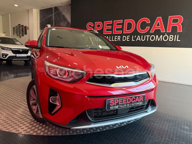 Rojo Usado 2024 Kia Stonic SUV | 19.900 € (Precio justo) - Imagen 1/4