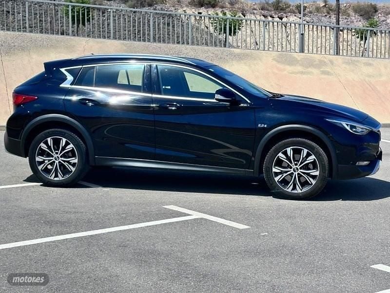 Usado Infiniti QX30 170 CV (125 kW) 2017 Negro SUV