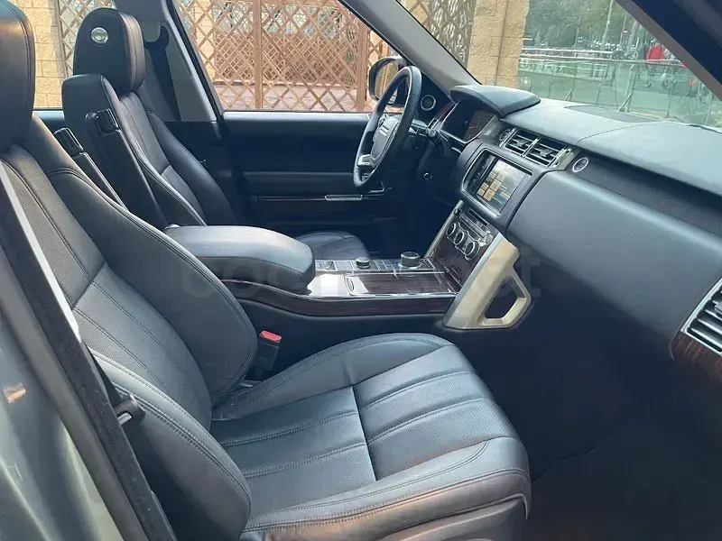 Usado Land Rover Range Rover Vogue 258 CV (189 kW) 2015 Gris / plata SUV
