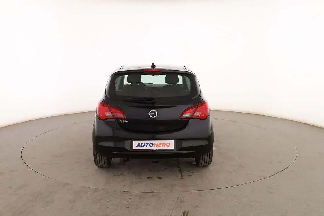 Usado Opel Corsa Selective 90 CV (66 kW) 2017 Negro Utilitario
